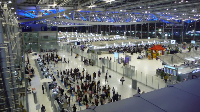 Miris! Gara-gara Ini, 1 Keluarga Asal Zimbabwe Terpaksa Tinggal di Bandara Bangkok Selama 3 Bulan
