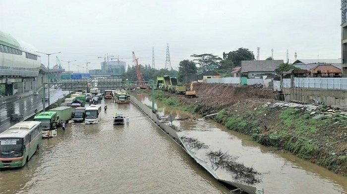 Jakarta Banjir Lagi, Ini Daftar Rute Transjakarta yang Dialihkan