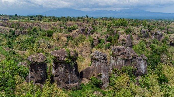 Harga Tiket Masuk, Rute dan Jam Buka Wisata Batu So'on Bondowoso, Situs Bebatuan Mirip di Inggris