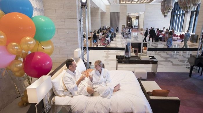 Heboh, Tamu Dipaksa Tidur di Lobi Hotel! Tak Disangka, Inilah Fakta di Baliknya