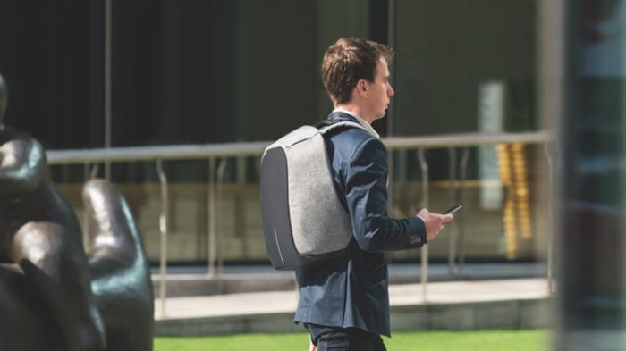 Ransel Traveling - Maling Bakal KO Ketemu Tas Canggih Ini, Bisa untuk Charge Ponsel Loh