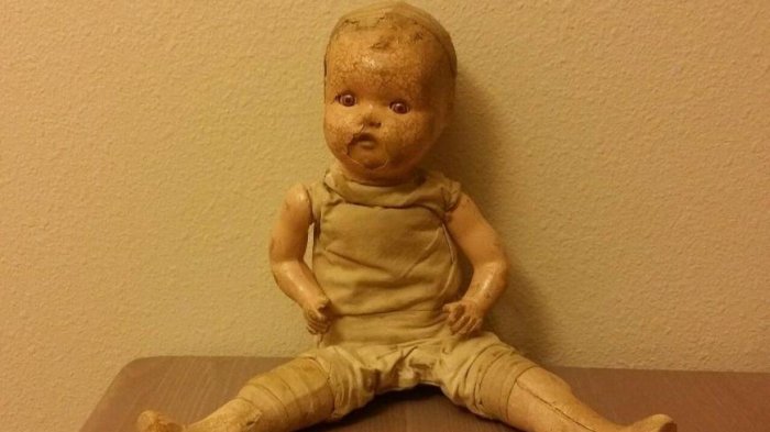 Bikin Merinding! 8 Boneka Menakutkan Ini Dijual di eBay, di Antaranya Terbuat dari Gigi Manusia