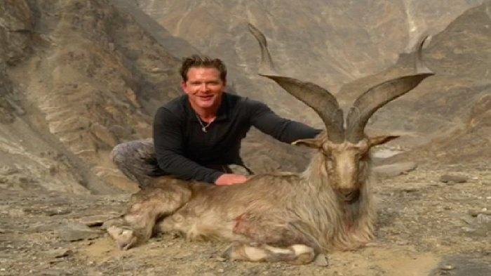 Pemburu AS Bayar Rp 1,6 M untuk Memburu dan Berpose dengan Kambing Gunung Langka di Pakistan