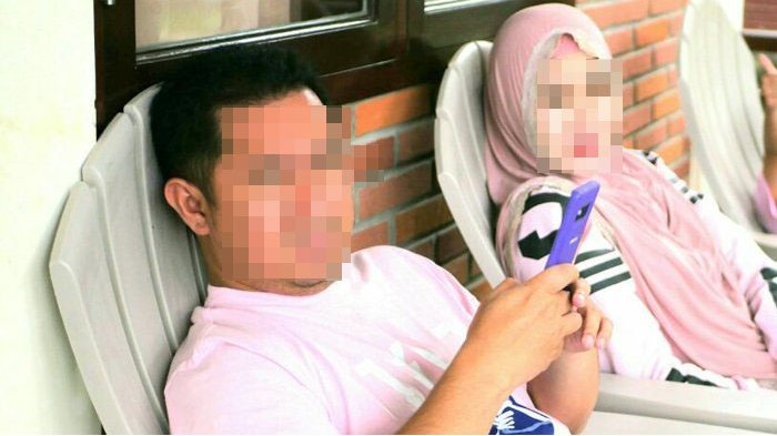 Tersebar Video Bu Dendy Sawer Uang pada Wanita Terduga Pelakor, Begini Gaya Liburannya dengan Suami