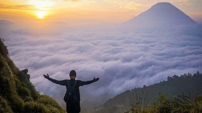 10 Tempat Wisata di Dieng untuk Liburan Akhir Pekan, Nikmati Sunrise di Bukit Sikunir