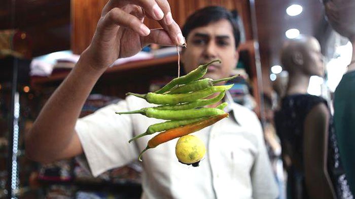 Jalan-jalan ke India, Jangan Kaget Saat Melihat Cabai dan Lemon Digantung, Ini Alasan Tersembunyinya