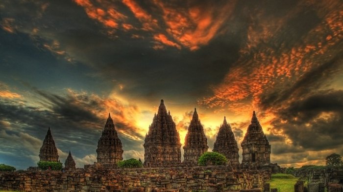 Apa Rahasia di Balik Arsitektur Candi Prambanan yang Kokoh dan Presisi?