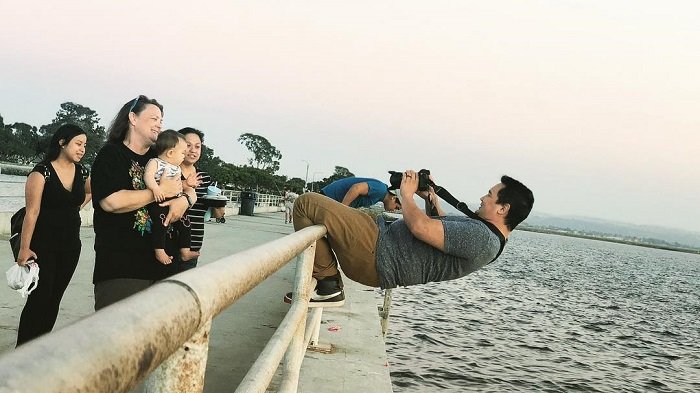 6 'Cara Gila' Fotografer Demi Menangkap Momen Sempurna Melalui Lensa Kameranya