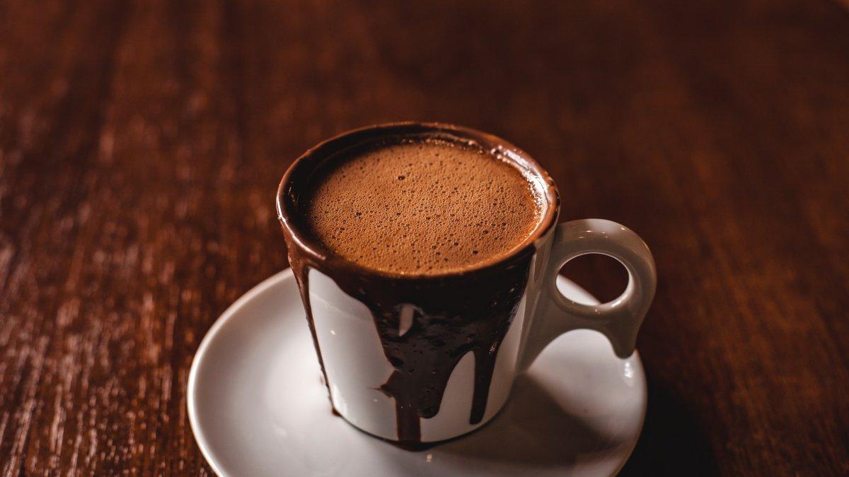 Viral Minuman Cokelat Panas Bikin Pelanggan Rela Antre Berjam-jam di Suhu Dingin, Apa Istimewanya?