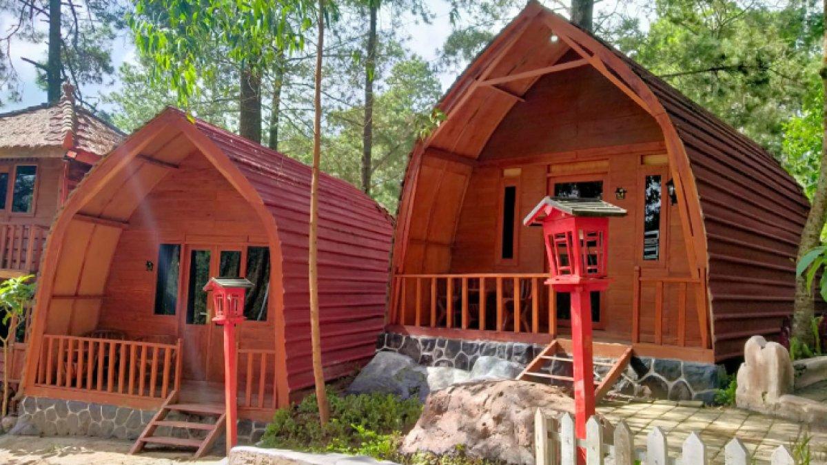 Cottage unik di Embun Lawu untuk staycation, tempat wisata favorit di Tawangmangu, Karanganyar, Jawa Tengah, Rabu (11/1/2023). Lokasi Embun lawu ini dekat dari hotel dan tempat sewa motor di Karanganyar.