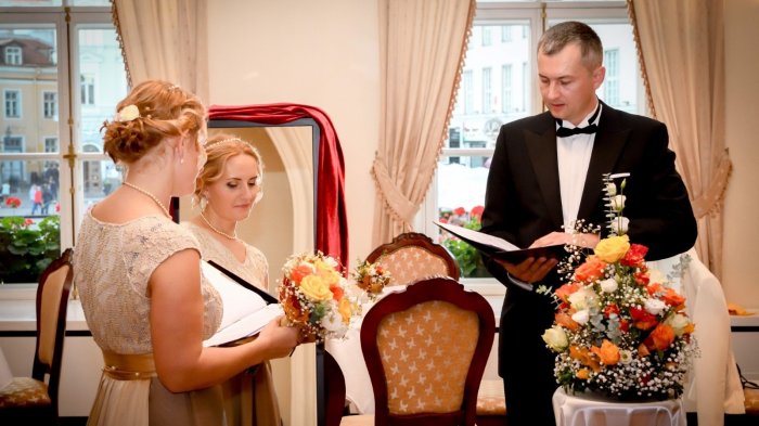 Ada Wanita yang Menikahi Dirinya Sendiri? Inilah 7 Fakta Menarik di Dunia yang Terjadi Minggu Ini