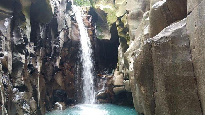 Curug Cikuluwung di Pamijahan, Kabupaten Bogor