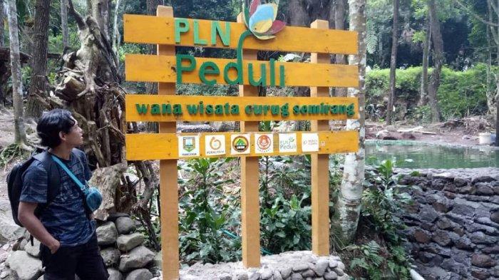 Mencoba Sensasi Berendam di Bawah Rimbunan Pohon Pinus di Curug Semirang
