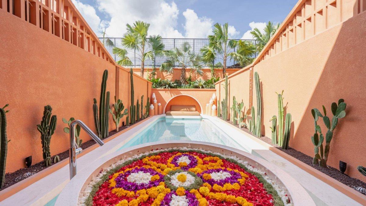 Menginap di Villa Romantis Oranye di Seminyak