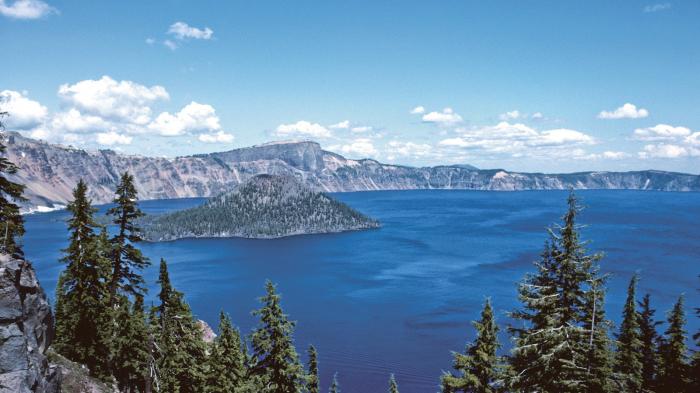 Danau Karachay - Terlihat Indah, Danau Ini Disebut Paling Berbahaya di Dunia, Begini Alasannya