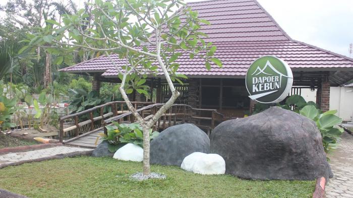 Dapoer Kebun - Jadi Trending Topic di Dunia Maya, Ternyata Ini Keistimewaan Resto di Bangka