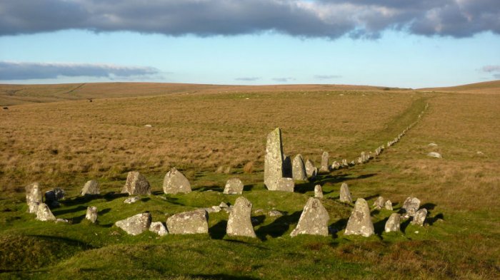 Tak Sepopuler Stonehenge, Formasi Batu Berbentuk Lingkaran di Inggris Ini Simpan Banyak Misteri