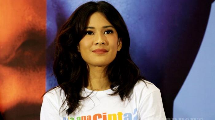 Dian Sastro - Foto Makanan yang Diunggah Cinta Jadi Kontroversi