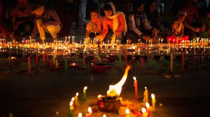 8 Potret Perayaan Diwali di Berbagai Belahan Dunia, Nyalakan Lilin hingga Kembang Api di Langit