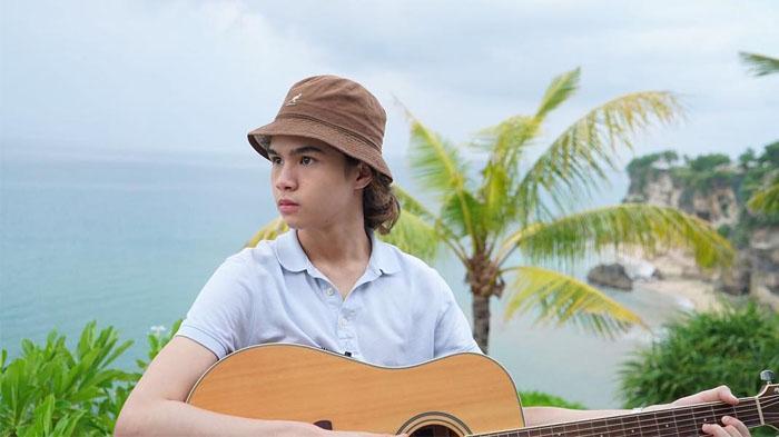 Dul Jaelani - Gempar! Gara-gara Unggah Foto Ini, Netizen Bilang AQJ Pakai Daster