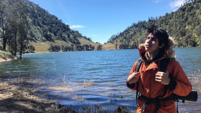 El Rumi Unggah Video Perjuangannya Muncak Gunung Semeru, Warganet: Cie Kangen