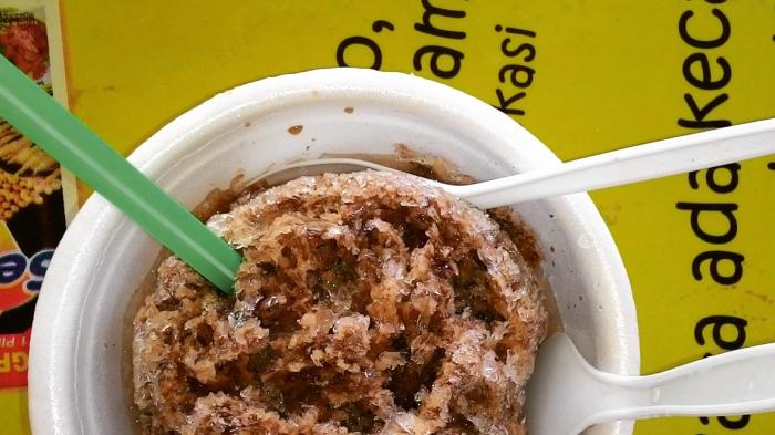 Kedai Es Buntin - Obati Kangenmu ke Es Serut di Sini, Ada Es Gula Rasa Kopi Lho