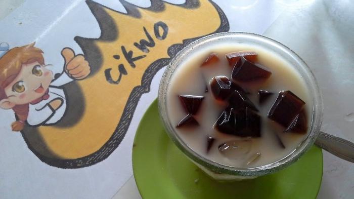 Kuliner Khas Lampung - Segerrr, Segelas Es Kopi Jelly Legakan Tenggorokanmu
