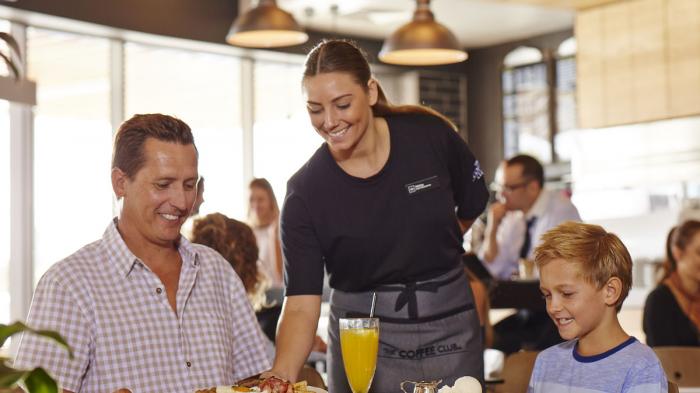 Cerdik! Sebuah Kafe di Amerika Punya Cara Jitu Atasi Pelanggan yang Tak Sopan Pada Pelayan