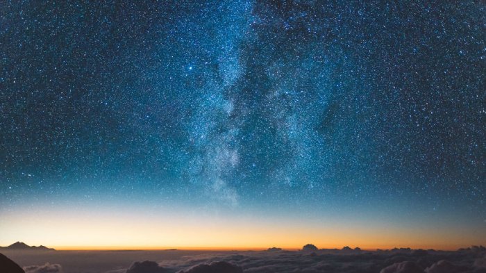 Turis Ini Berhasil Abadikan View Menakjubkan Gunung Agung Sebelum Erupsi, Indah Banget!