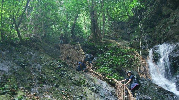 Mengintip Keindahan Gunung Bengkawan, Objek Wisata Tersembunyi di Sanggau Pontianak