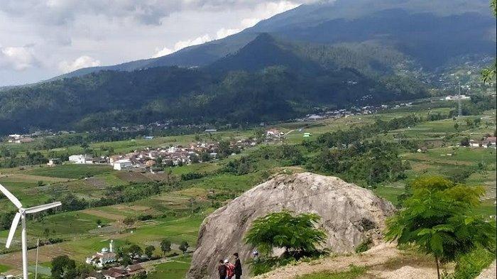 Gunung Gamping Tawangmangu, Tempat Menikmati Panorama Alam dari Atas Ketinggian