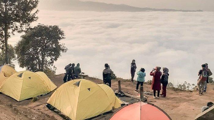 Foto-foto Gunung Putri Lembang, Negeri di Atas Awan Bandung Barat yang Viral di Medsos