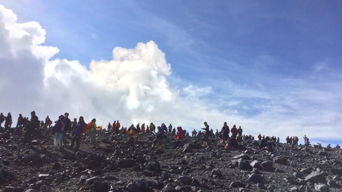 Mau Mendaki? Tahan Dulu, Deretan Gunung Ini Ditutup hingga April Lho