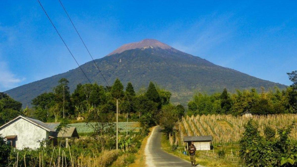 Pedagang Melahirkan di Pos 3 Pendakian Gunung Slamet, Dievakuasi dari Ketinggian 2.510 Mdpl