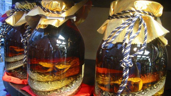 5 Kuliner Ekstrim yang Cuma Ada di Jepang, Bir Ular Berbisa Cukup Banyak Diminati