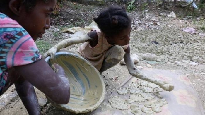 Haiti - Harga Pangan Mahal, Warga Buat Makanan dari Bahan yang Tak Layak, Itu Kan. . .