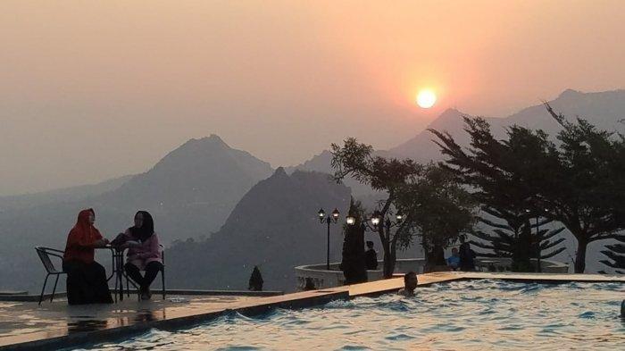Hidden Valley Hills, Tempat Asyik Menikmati Sunset hingga Menginap Ala Negeri Dongeng di Purwakarta