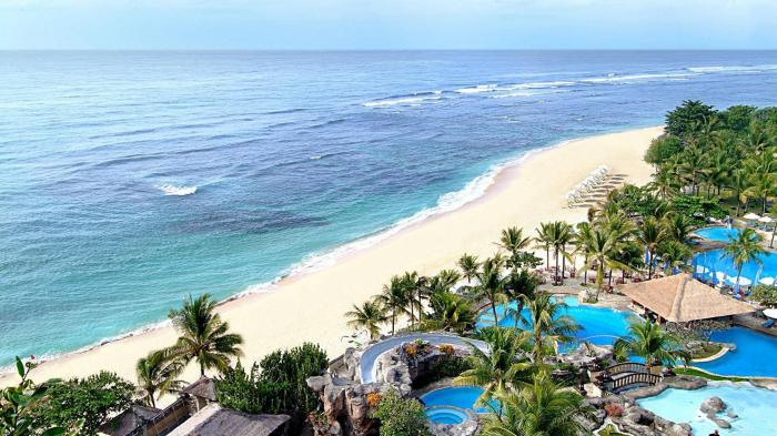 Hotel Bali - Keren! Ini 5 Kolam Renang Paling Recomended di Pulau Dewata, Viewnya Langsung Laut