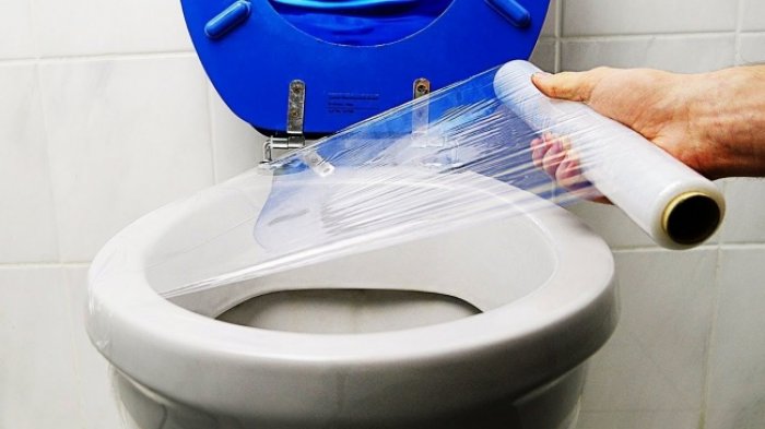 April Mop - Jail Abis! Ini 5 Ide Nakal untuk April Fools’ Day, Nomor 4 Niat Banget