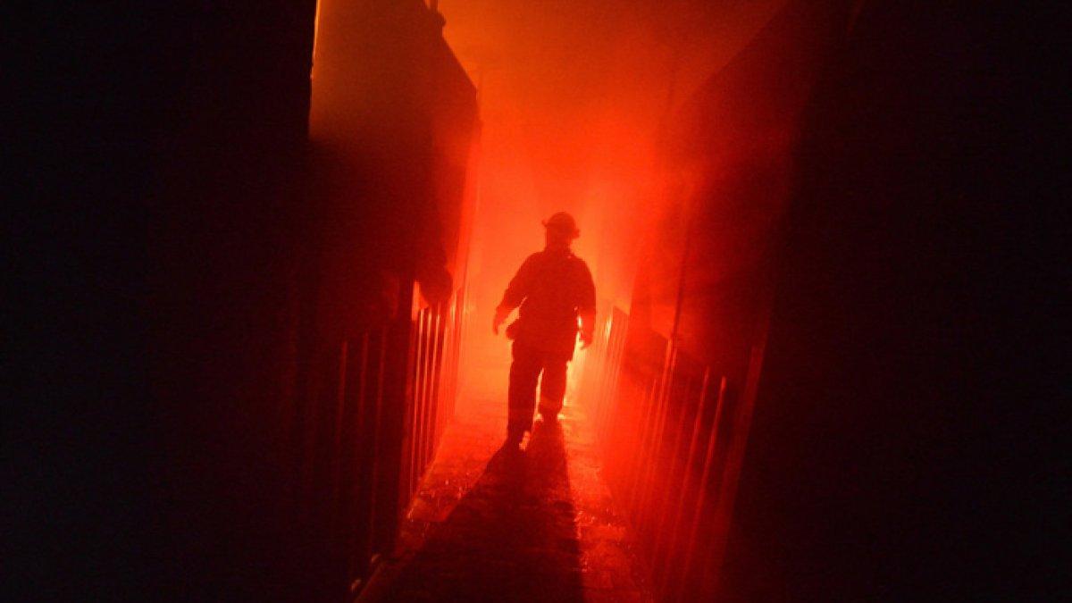 KA Cikuray Relasi Pasar Senen-Garut Terbakar, Gerbong Gelap Gulita dan Penumpang Berhamburan