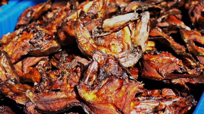 Kuliner Medan - Ikan Sale Asap Bahannya Lele Limbat, Pasar Ini Tempat Berbelanjanya