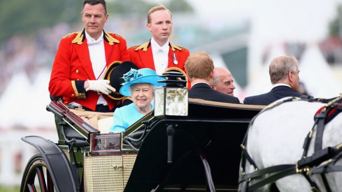 Mengintip Gaji Para Pelayan Ratu Elizabeth, Admin Sosial Media Saja Dapat Rp 972 Juta per Tahun!