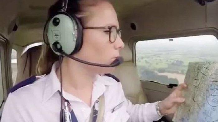 Sedang Latihan, Seorang Pilot Hampir Tersesat Ketika Saat Berada di Atas Awan