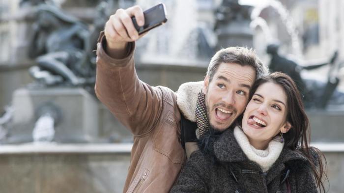 Tips Selfie - Nggak Usah Malu, Ini yang Harus Dibawa Agar Swafotomu Instagram-able