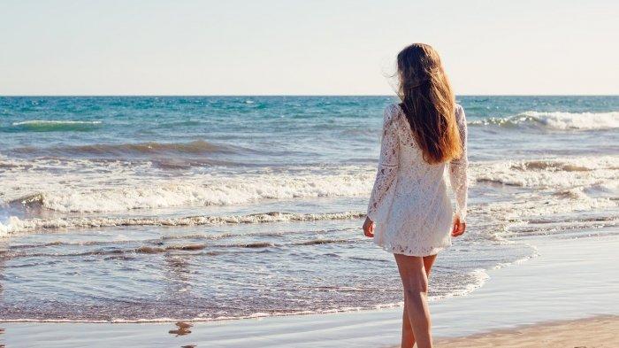 6 Bahaya yang Mengintai saat liburan ke Pantai dan Cara Mengatasinya, Jangan Panik saat Terbawa Arus
