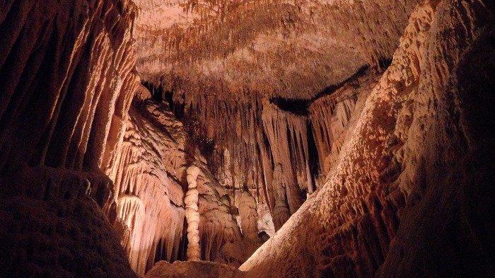Akibat Dirusak Turis, Tempat Wisata Gua Naga di Thailand Ditutup Kembali