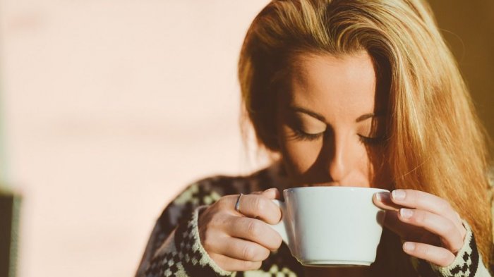 Fakta Minuman - Sering Konsumsi Air Hangat? Ini 8 Manfaat yang Bisa Kamu Rasakan