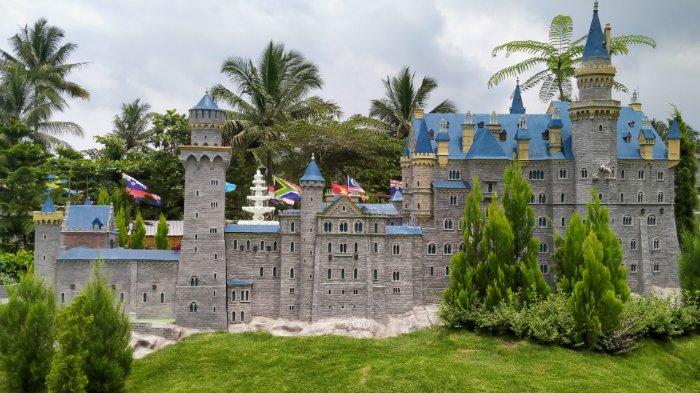 Keliling Dunia di Mini Mania Cimory Semarang, Banyak Spot Foto Bertema Landmark dari Berbagai Negara