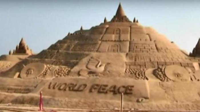 Wisata India - Luar Biasa! Seniman Ini Bangun Istana Pasir Tertinggi di Dunia, Alasannya Mengharukan