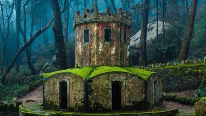 Kagum atau Ngeri? Begini Penampilan 10 Tempat Terbengkalai yang Katanya Mirip Surga Tersembunyi